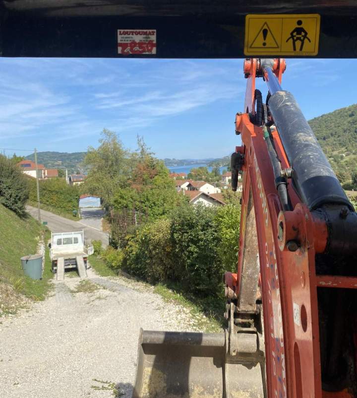 Terrassement avant aménagement extérieur La Tour-du-Pin
